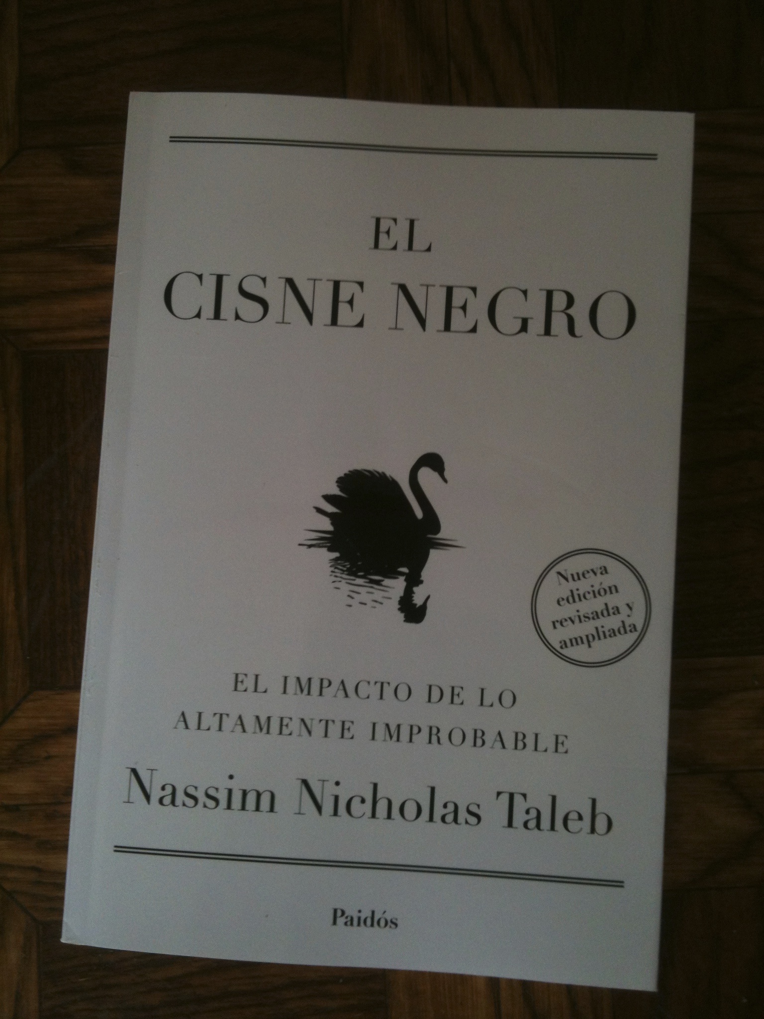 «El Cisne Negro» de ‪Nassim Taleb‬ #sersiendo